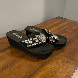 Gracie black sandals